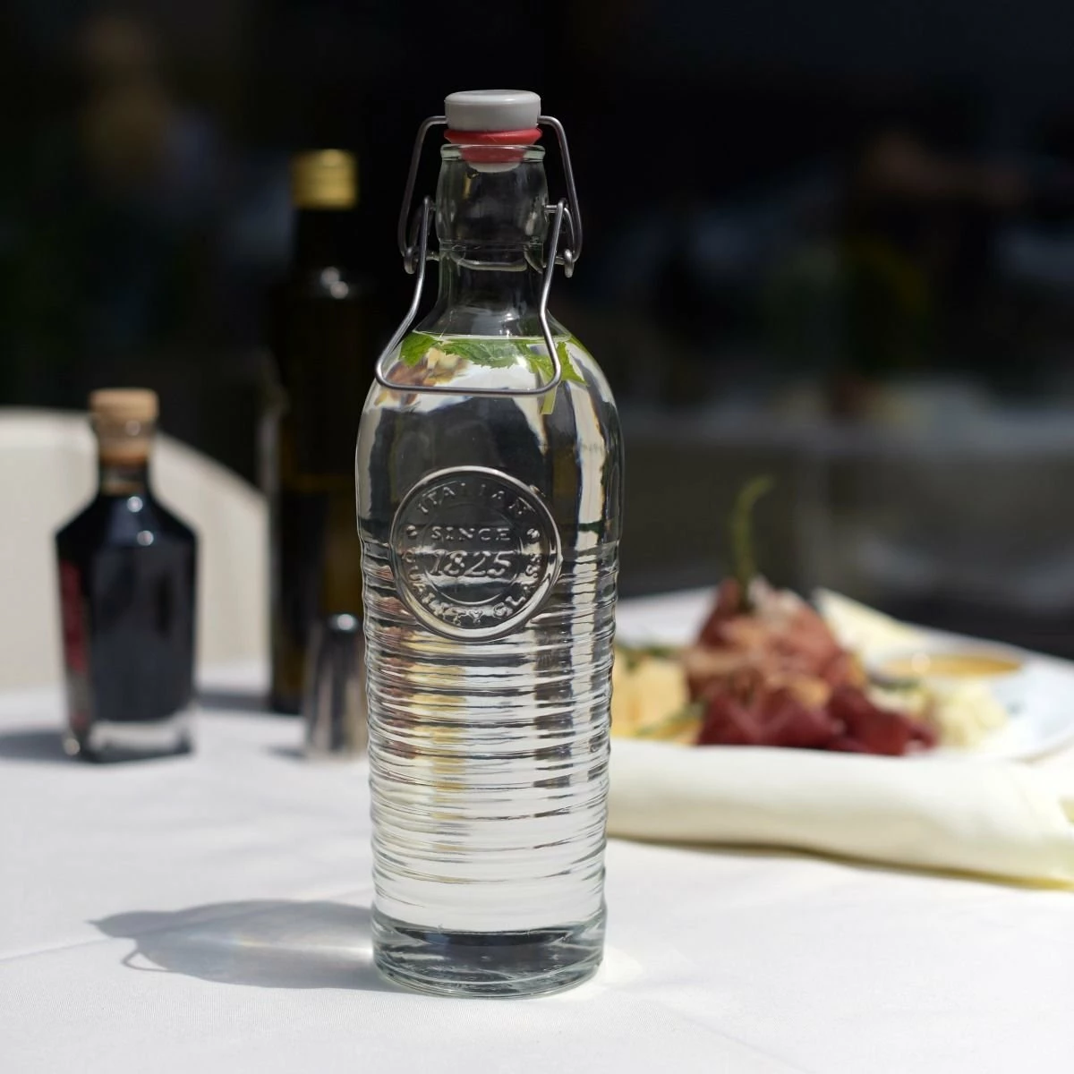 Bormioli Rocco Officina 1825 Clear Bottle With Swing Top - 33.75 Oz 5 Bormioli Rocco Officina 1825 Clear Bottle With Swing Top - 33.75 Oz - Image 3