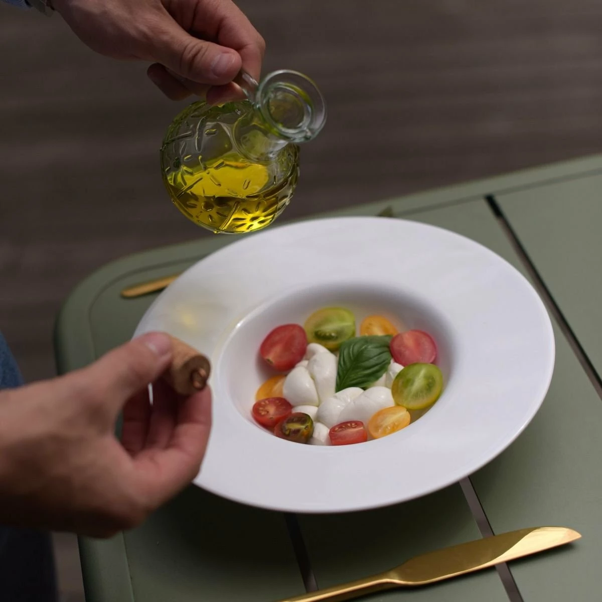 Bormioli Rocco 7oz Olivia Glass Oil & Vinegar Bottle 5 Bormioli Rocco 7oz Olivia Glass Oil & Vinegar Bottle - Image 3