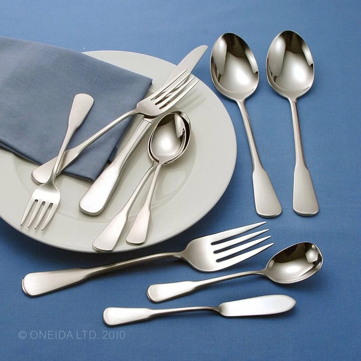 Oneida 18/0 Stainless Steel 45-Piece Flatware Set | Colonial Boston 6 Oneida 18/0 Stainless Steel 45-Piece Flatware Set | Colonial Boston - Image 4