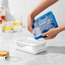 OXO Good Grips Covered Ice Cube Tray | Large Cubes -Le Creuset shop gg 11154200 4a