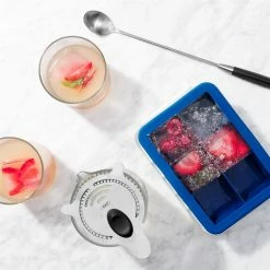 OXO Good Grips Covered Ice Cube Tray | Large Cubes -Le Creuset shop gg 11154200 9a
