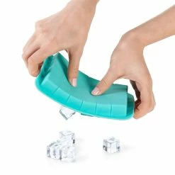 OXO Good Grips Covered Ice Cube Tray | Small Cubes -Le Creuset shop gg 11154300 4a