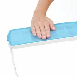 OXO Good Grips No-Spill Ice Cube Tray -Le Creuset shop gg 1132080 4a