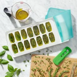 OXO Good Grips No-Spill Ice Cube Tray -Le Creuset shop gg 1132080 9d
