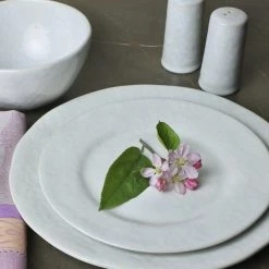 Carmel Ceramica Cozina Salt & Pepper Set | White -Le Creuset shop lifestyle2 19 1