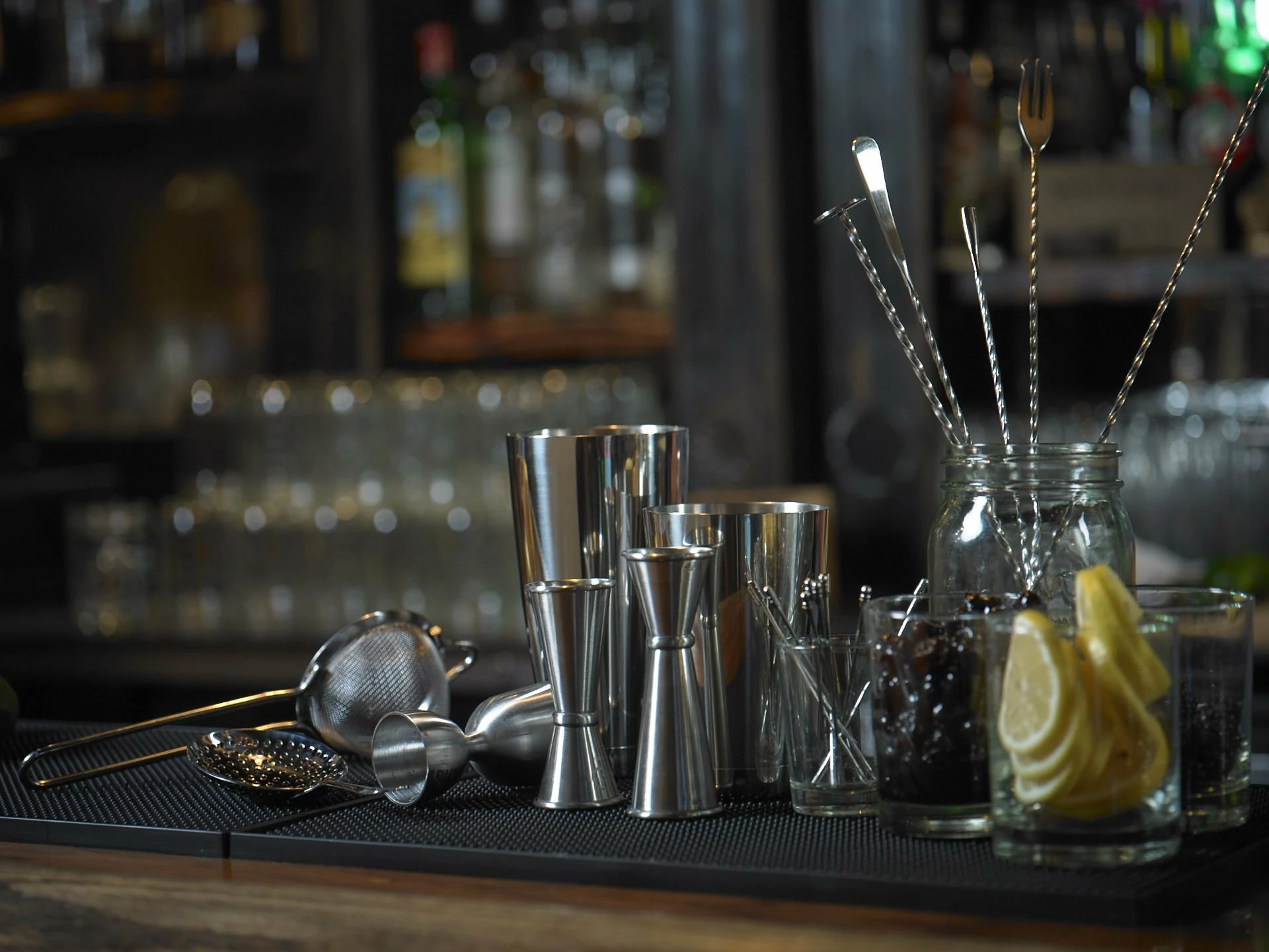 Mercer Barfly Shaker/Tin Set | Stainless Steel 5 Mercer Barfly Shaker/Tin Set | Stainless Steel - Image 3